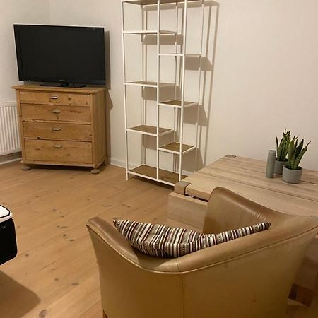 Vaerelse Med Eget Kokken Og Bad Apartment Esbjerg Luaran gambar